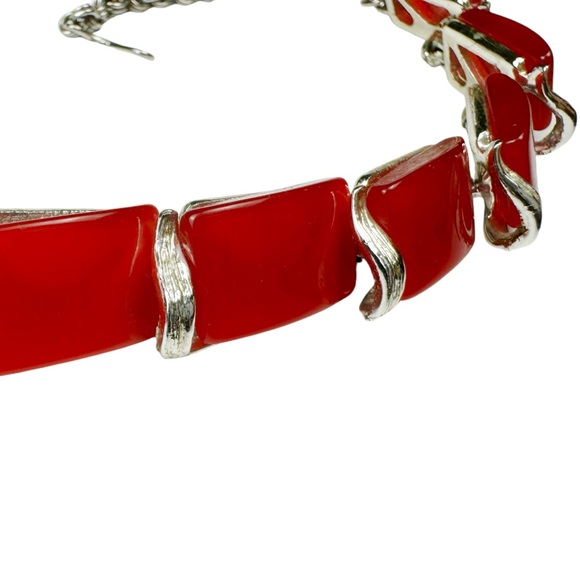 Red Thermoset Lucite and Silver Tone Linked Choker Necklace - Picture 10 of 12